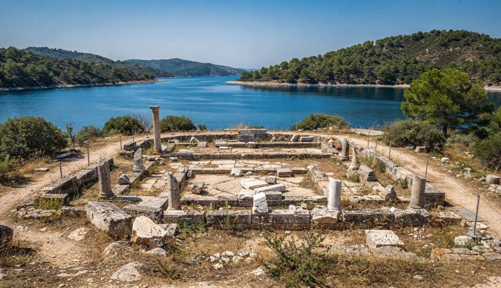 Découverte du Héraion de Perachora et du lac de Vouliagmeni près d'Athènes