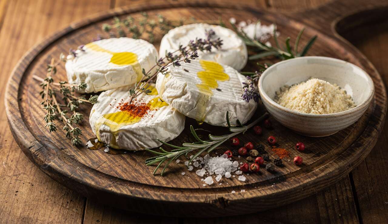 Fromages de ch&egrave;vre aux herbes : recette savoureuse