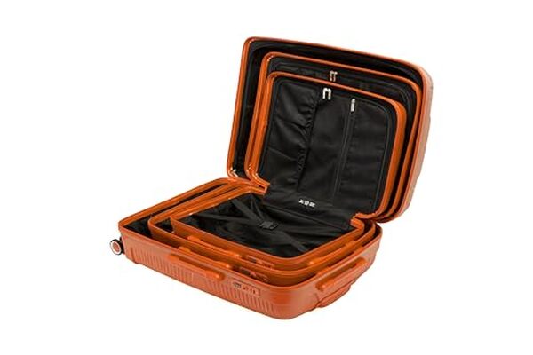 Découvrez notre test sur les valises GYL Signature : légères, robustes et parfaites pour vos voyages. Explorez notre analyse détaillée des caractéristiques et performance de ces valises idéales pour les aventuriers modernes.