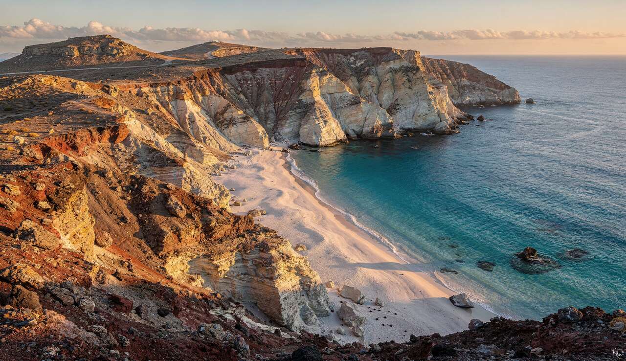 Milos, l'&icirc;le volcanique &eacute;tonnante