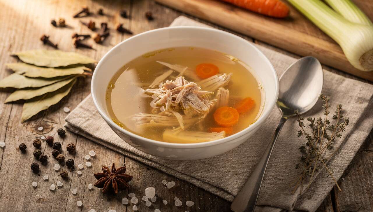 Recette de bouillon de poulet maison : un régal incontournable