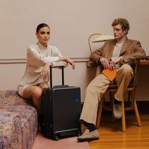 Découvrez notre test complet de la valise cabine Level8 aluminium 68L gris : design élégant, robustesse et praticité assurés pour tous vos voyages.