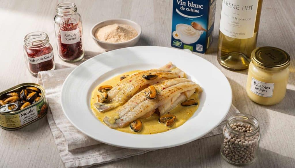 Sole en rubans crème de moules safranée : recette élégante