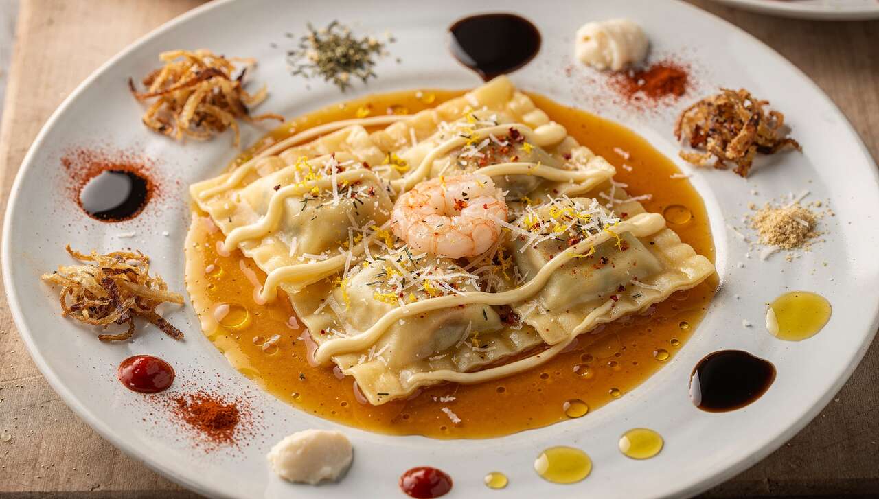 Raviolis brousse et crevettes : recette gourmande au bouillon de crustacés