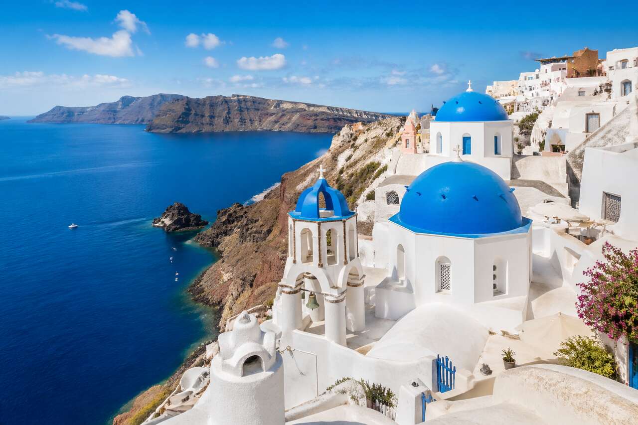 Comment aller sur l'île de Santorin depuis la France ?