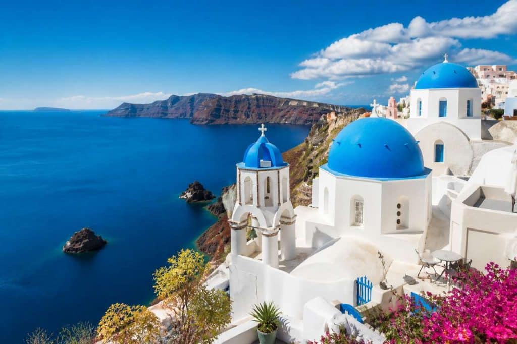 Comment aller sur l'île de Santorin depuis la France ?