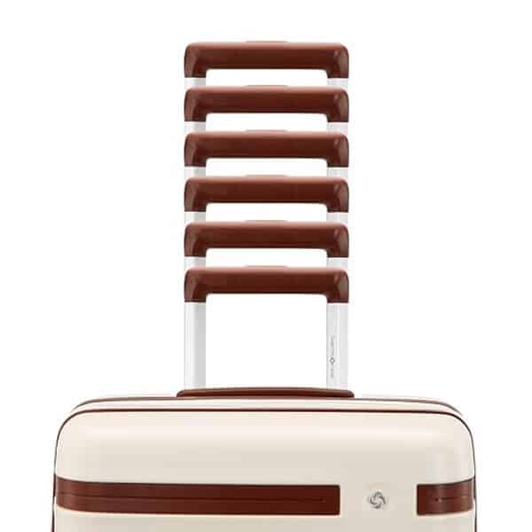 Découvrez notre test complet de la valise Samsonite Virtuosa : rigidité, extensibilité et roulettes pivotantes analysées en détail pour vos voyages. 