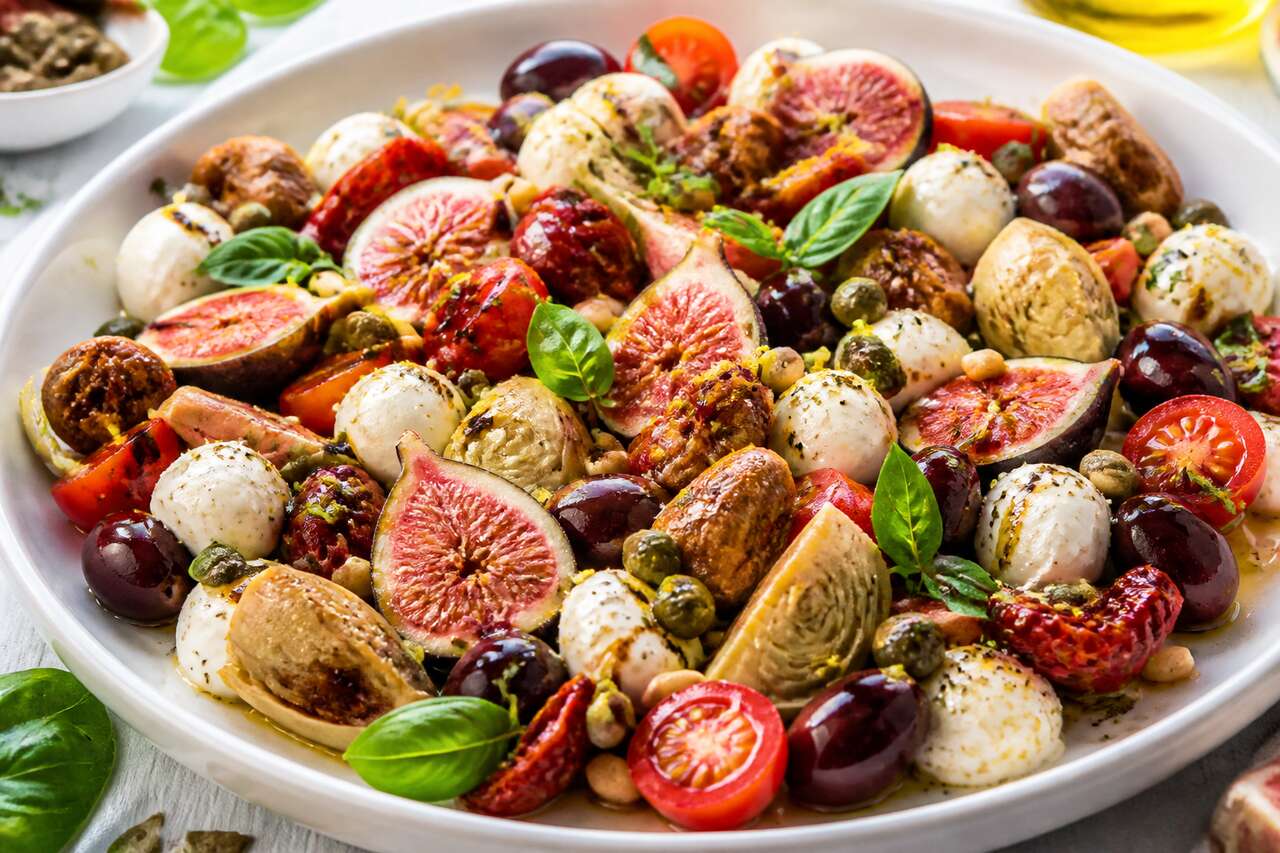 Salade de figues, tomate et mozzarella : une recette fraîche et estivale