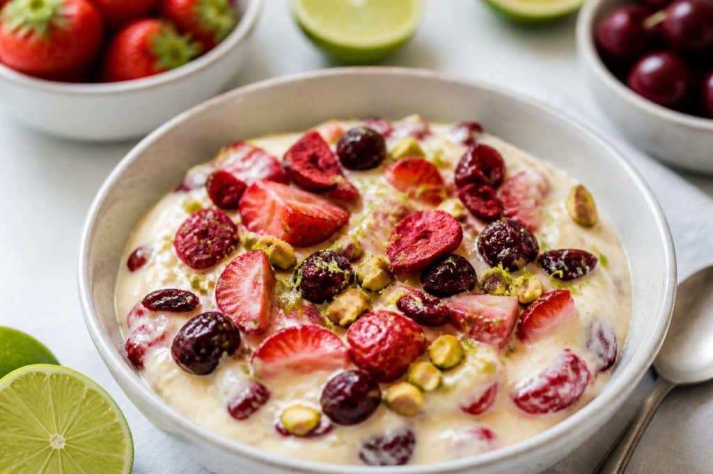 Poêlée de fraise et cerise à la crème de citron vert