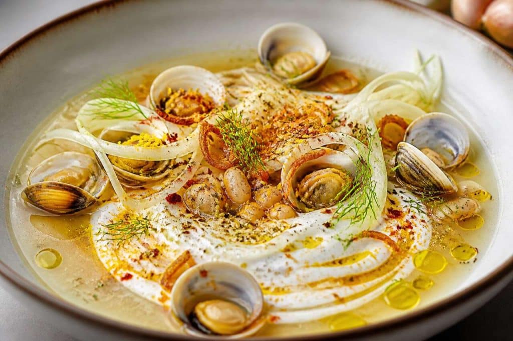Bouillon de tellines au fenouil et coco de Paimpol : recette gourmande