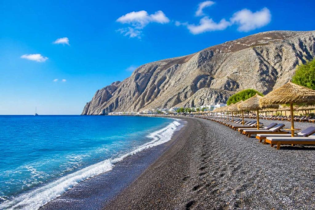 Kamari Beach : secrets d'une plage grecque méconnue
