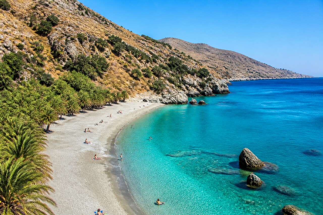 Exploration de preveli beach : entre sable doré et eaux turquoises