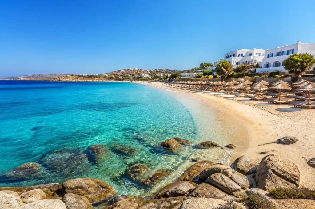 Plongée au cœur d'Agios Prokopios Beach : secrets et trésors cachés