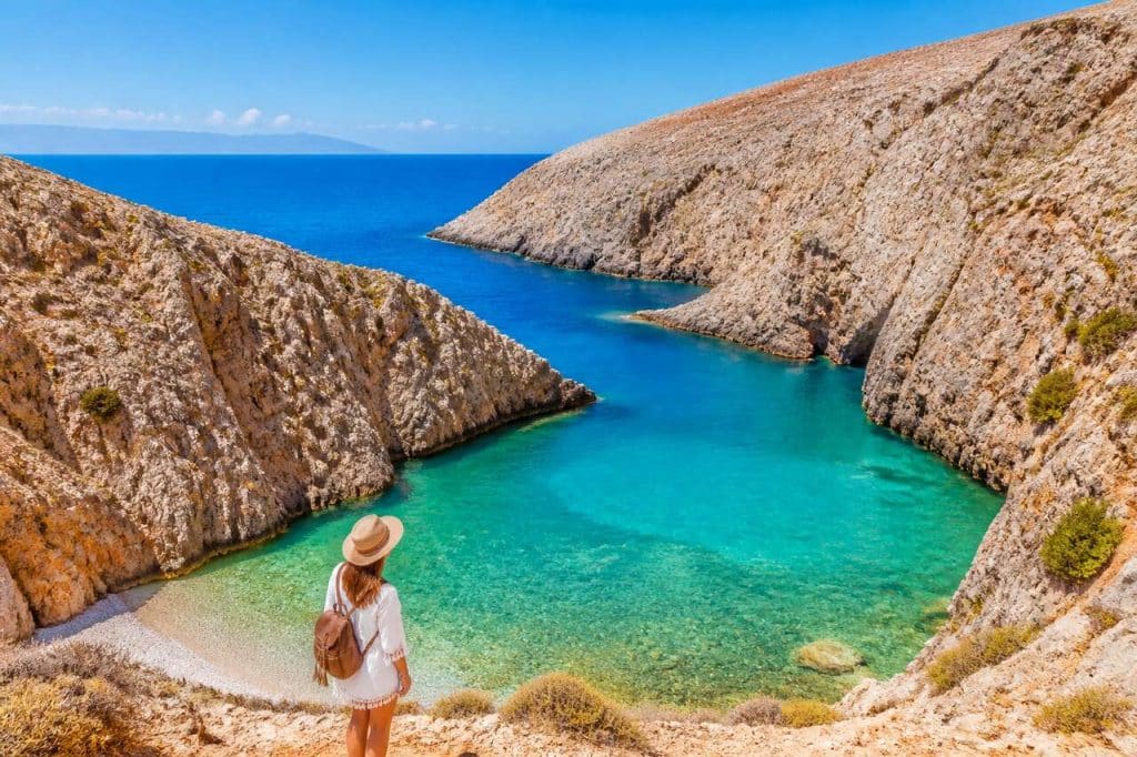 Découverte authentique de Seitan Limania : plages secrètes et criques cachées