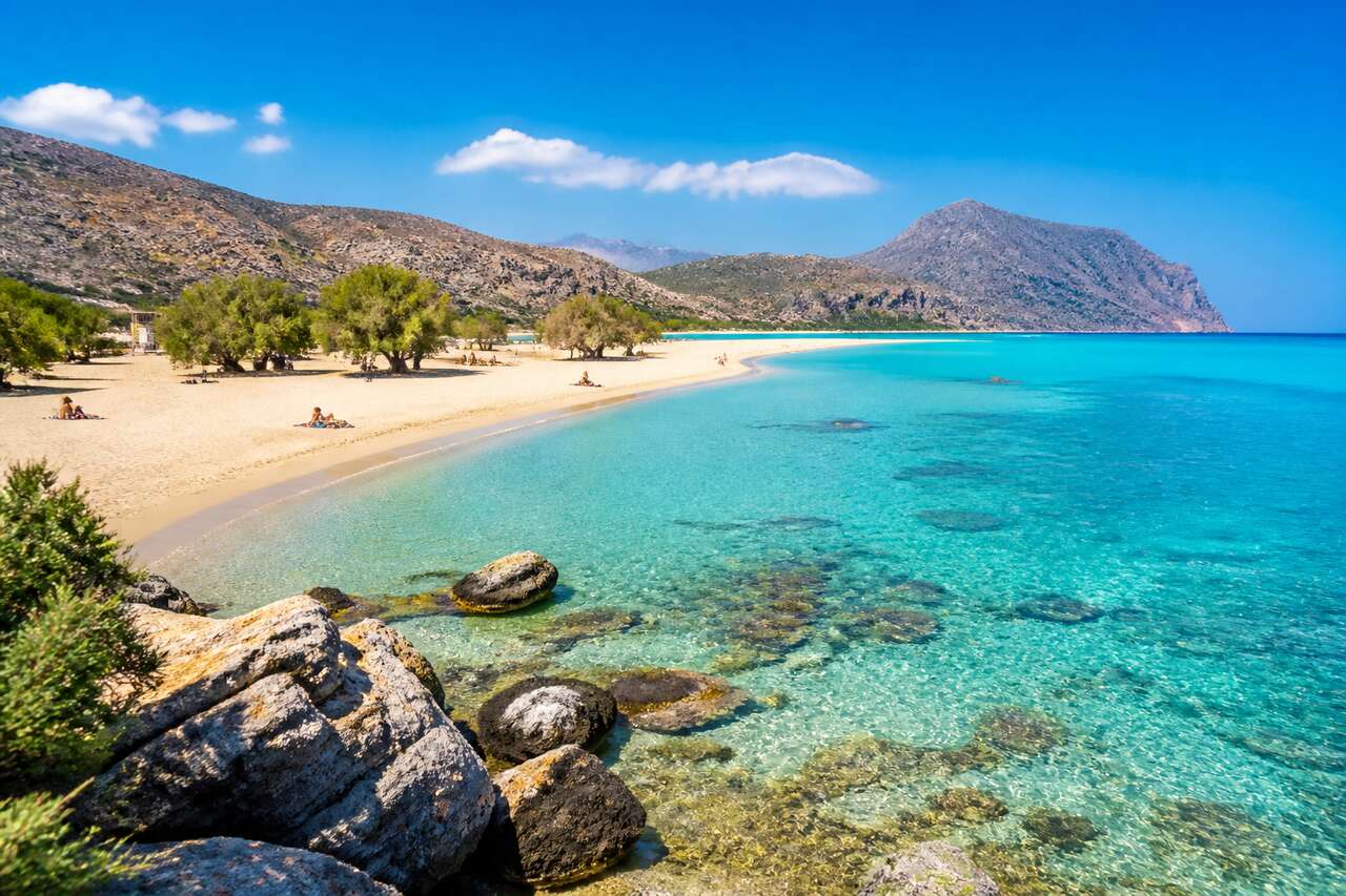 Stavros Beach en Crète : plongez dans les eaux cristallines d'un paradis caché