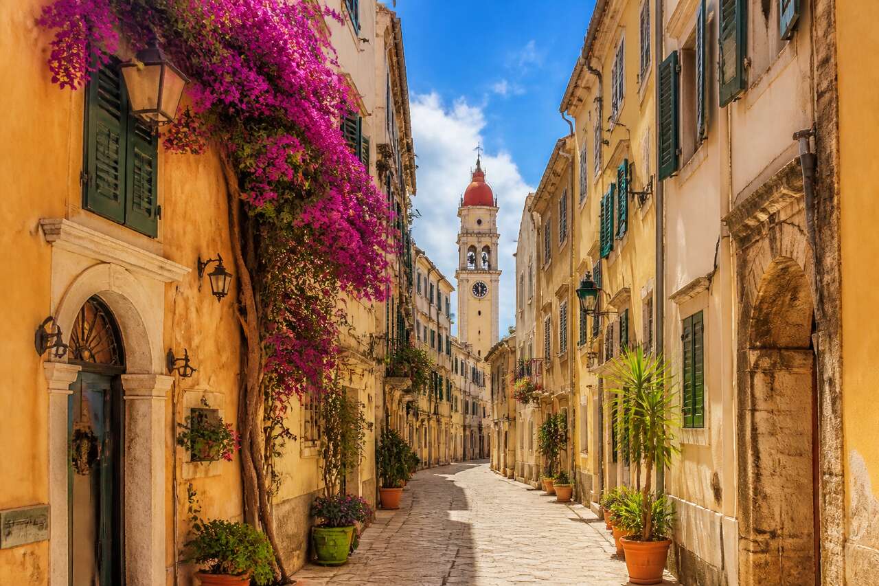 Découverte des ruelles secrètes de la vieille ville de Corfou