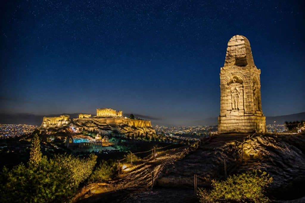 Exploration nocturne : la face cachée de la colline de Philopappos